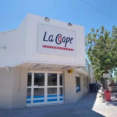 Reapertura de La Coope de Av. San Martín en Fernández Oro